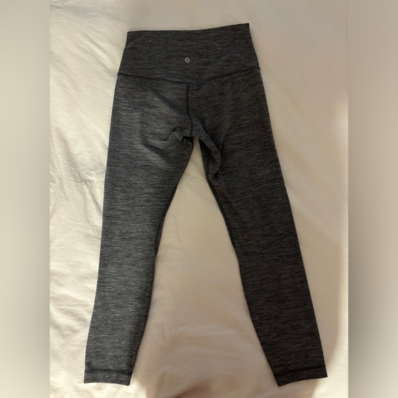 Lululemon Align High Rise 25” Legging Size 8 - Picture 4 of 5